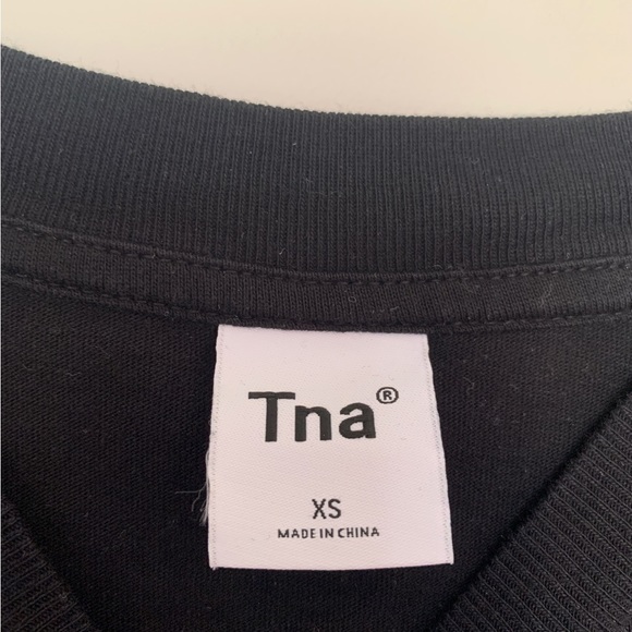 Super cute Aritzia long sleeve, works for basically any season! - Picture 2 of 3